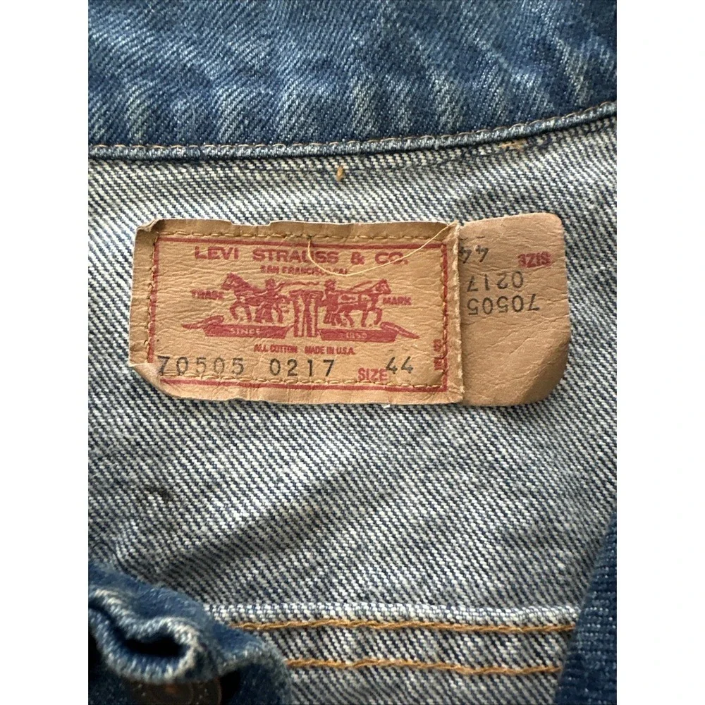 Vintage 1970s Levi's 70505 Trucker Jacket Hand Embroidered Parrot Size 44 Rare